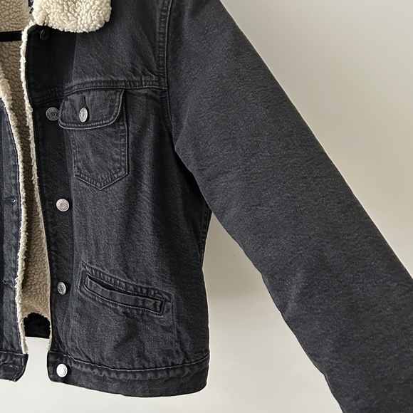 Gap Black Denim Sherpa Lined Trucker Chore Jacket - Picture 8 of 16